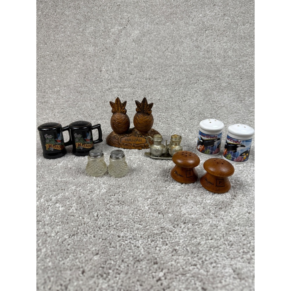 Souvenir Vintage Salt and Pepper Shakers Lot Hawaii Missouri Virginia SeaWorld
